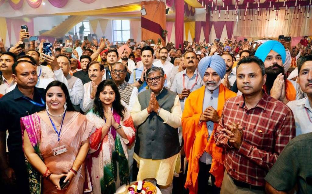 UnderConstruction Shri Ram Temple at Historic Maharaja Ajj Sarovar Opened for Devotees